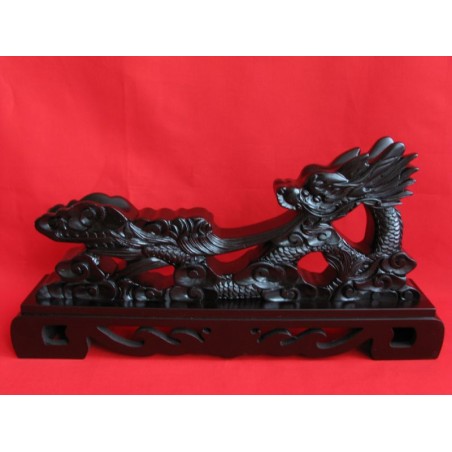 Stylový dřevěný stojan na čínské meče - černá, lesklá barva.
